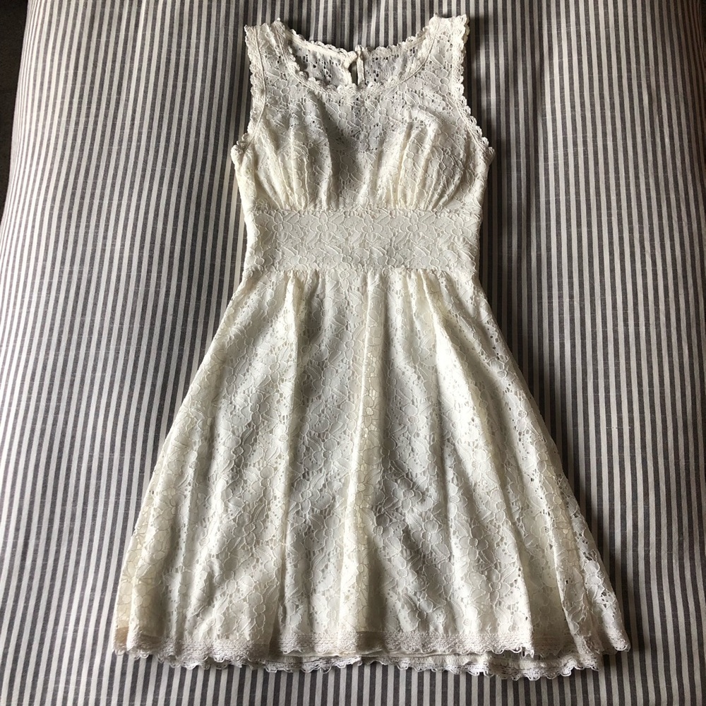 White high neck dress